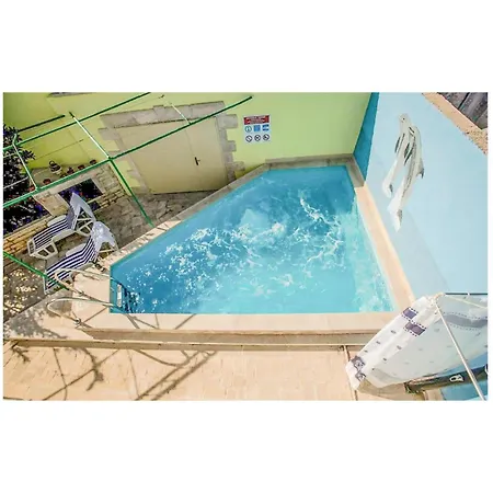 Beautiful In With Heated Swimming Pool Holiday home