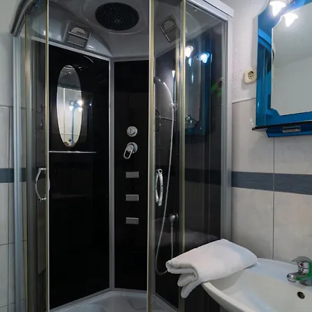 Beautiful In With Heated Swimming Pool *