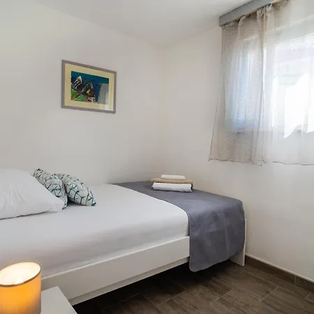 Beautiful In With Heated Swimming Pool *