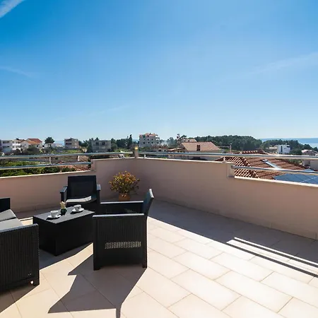 Holiday home Beautiful In With Heated Swimming Pool