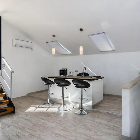 Gorgeous In * Selca (Brac)